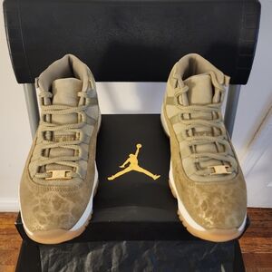 Jordan Men's Tan Sneakers